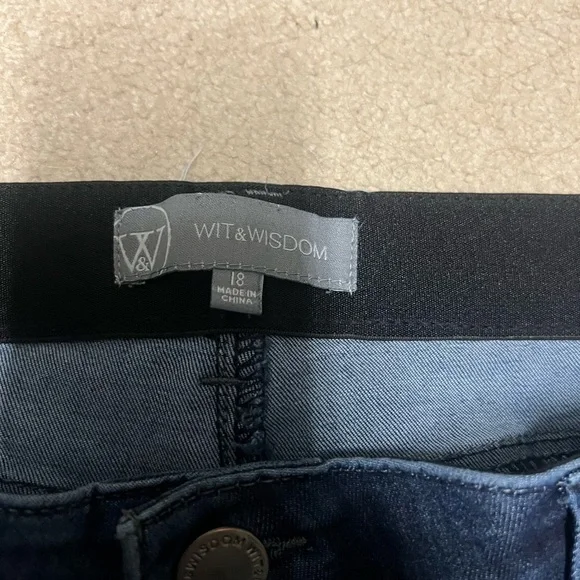 Wit & Wisdom Women’s  Deep Indigo Slim Jeans - Picture 2 of 3